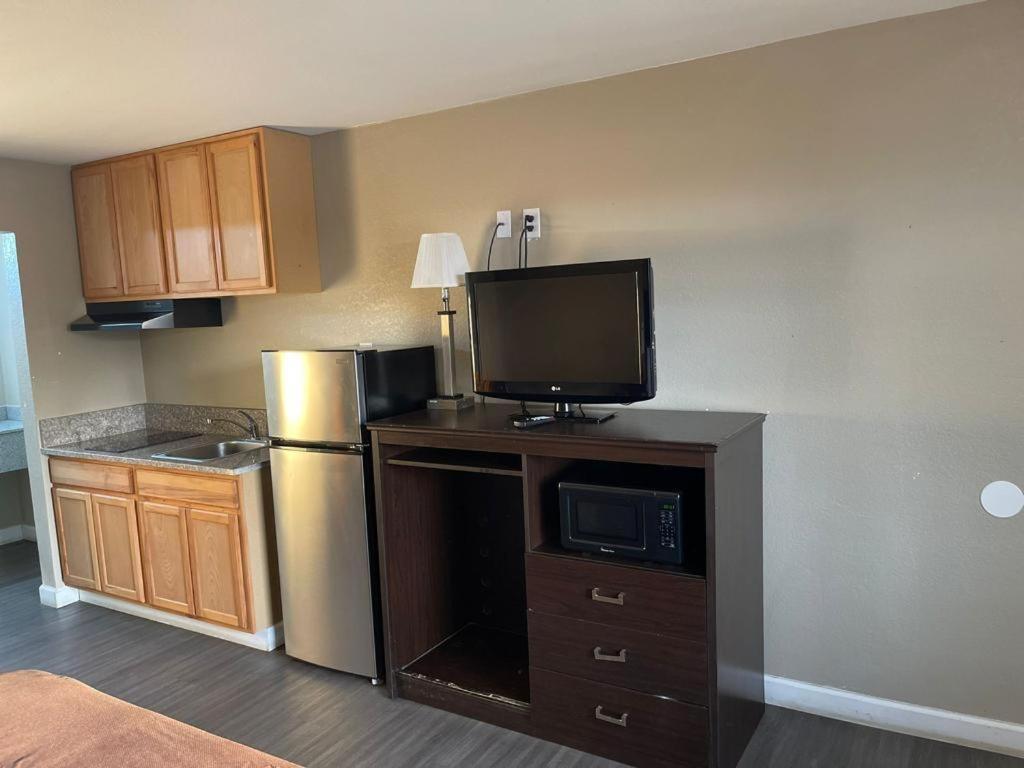 Suburban Studios Columbia - Harbison Extérieur photo